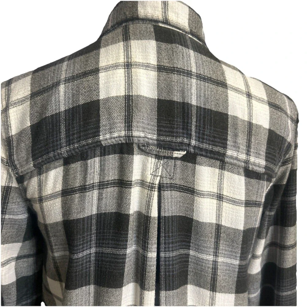 American Eagle Womens S  Amazingly Soft Boyfriend Fit flannel Gray Button